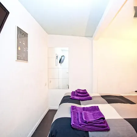 Romeland - Trastevere And Navona Apartment *